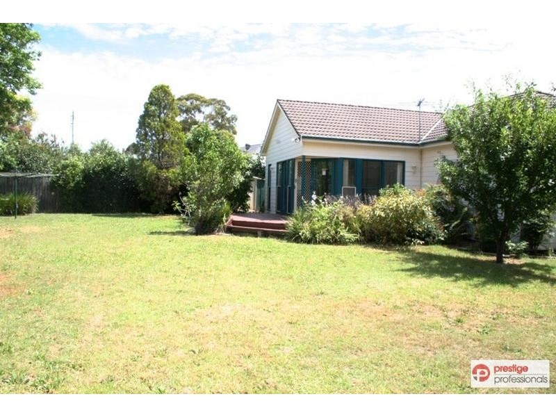 25 Birdwood Avenue, Wattle Grove NSW 2173