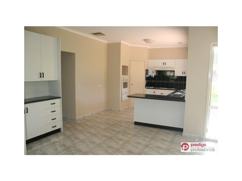 1 Warrego Court, Wattle Grove NSW 2173