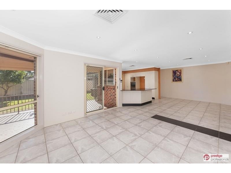 17 Daintree Drive, Wattle Grove NSW 2173