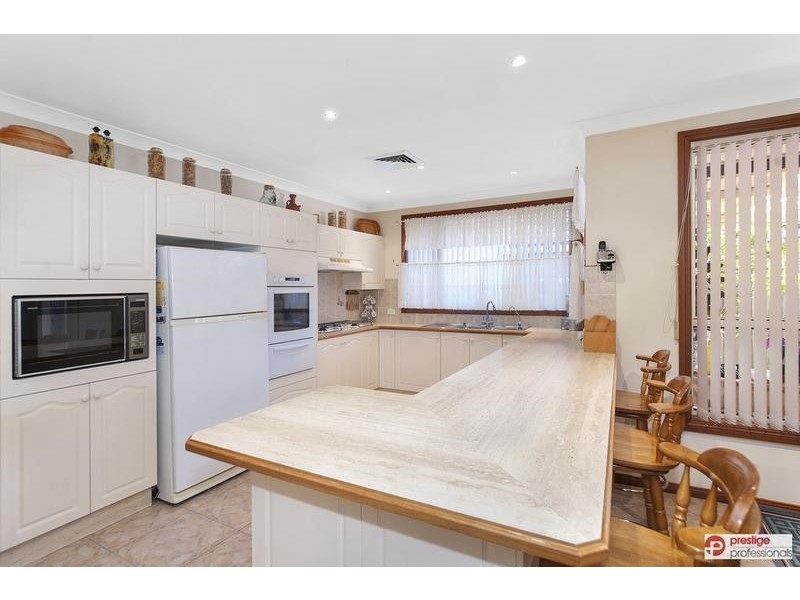 5 Yallum Court, Wattle Grove NSW 2173