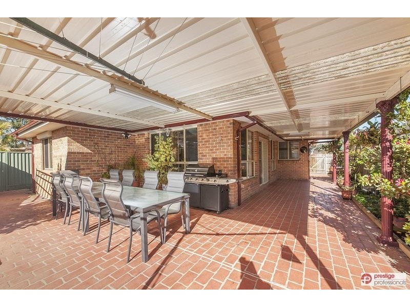 5 Yallum Court, Wattle Grove NSW 2173