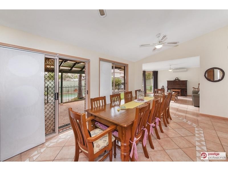 4 Springfield Court, Wattle Grove NSW 2173