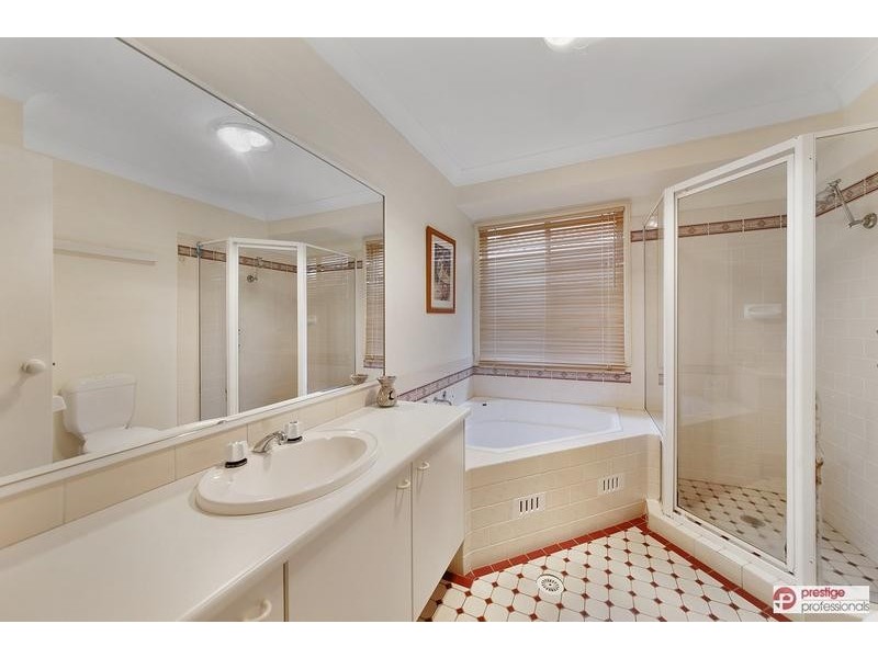 4 Springfield Court, Wattle Grove NSW 2173