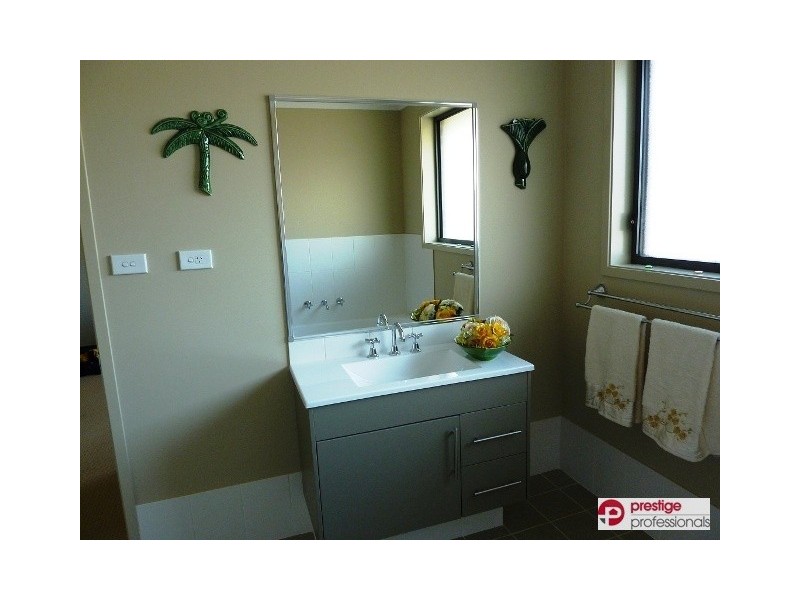 11B Arras Place, Prestons NSW 2170