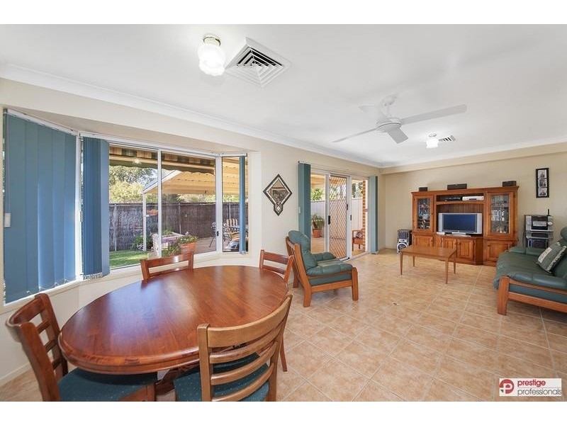 16 Beltana Court, Wattle Grove NSW 2173