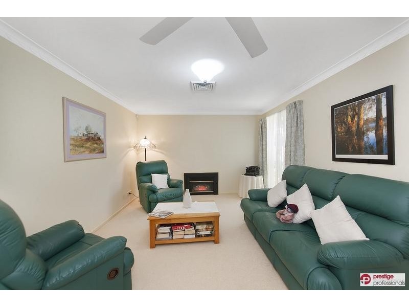 16 Beltana Court, Wattle Grove NSW 2173