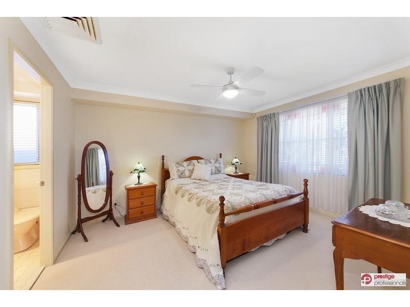 16 Beltana Court, Wattle Grove NSW 2173