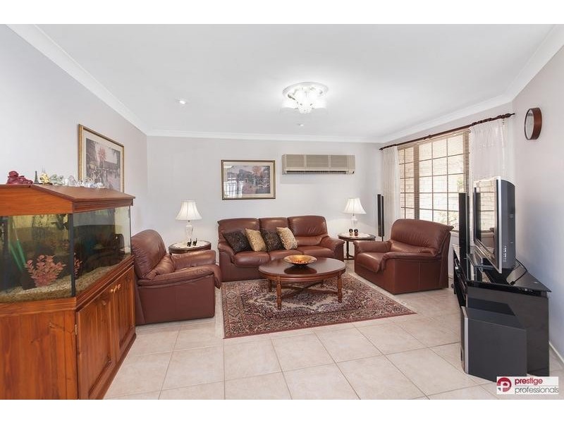 8 Brickendon Court, Wattle Grove NSW 2173