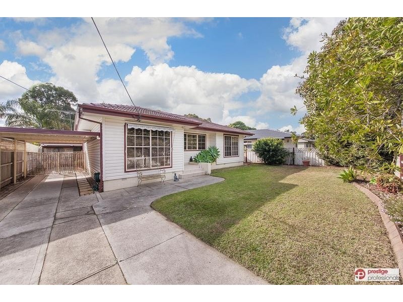 29 Brallos Avenue, Holsworthy NSW 2173