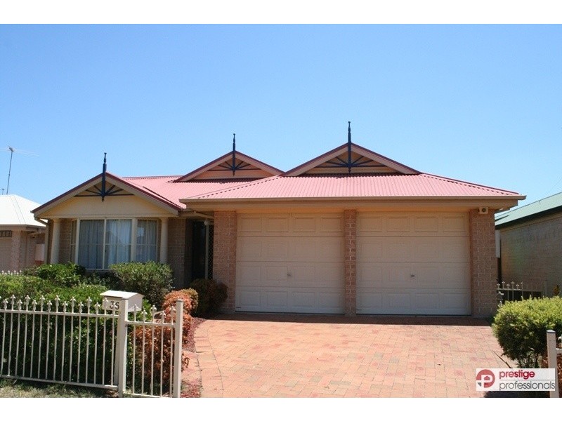 36 Banyule Court, Wattle Grove NSW 2173