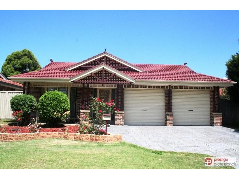 33 Daintree Drive, Wattle Grove NSW 2173