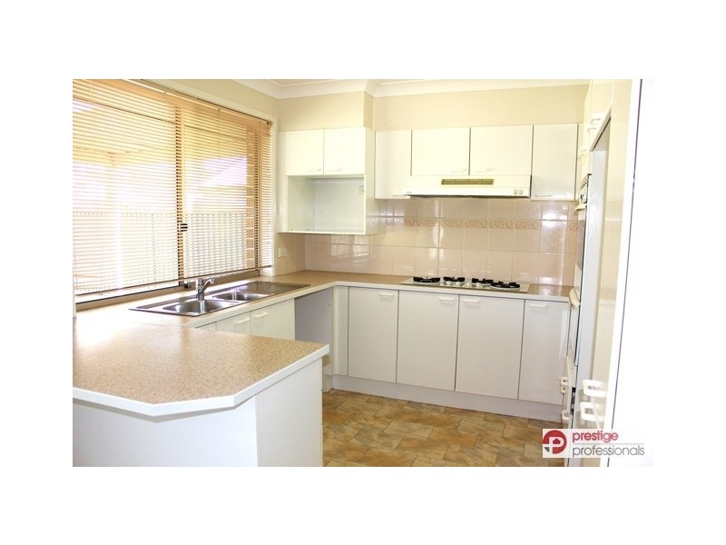 6 Corryton Court, Wattle Grove NSW 2173