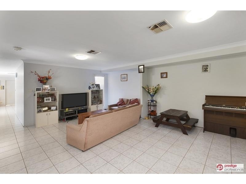 32 Kinchega Court, Wattle Grove NSW 2173