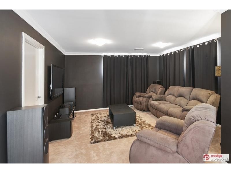 53 Maddecks Avenue, Moorebank NSW 2170