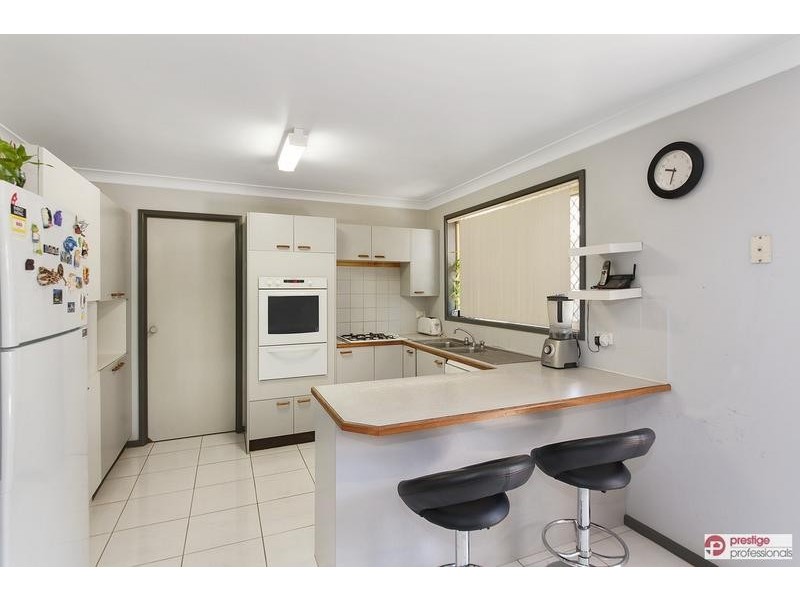 5 Booree Court, Wattle Grove NSW 2173