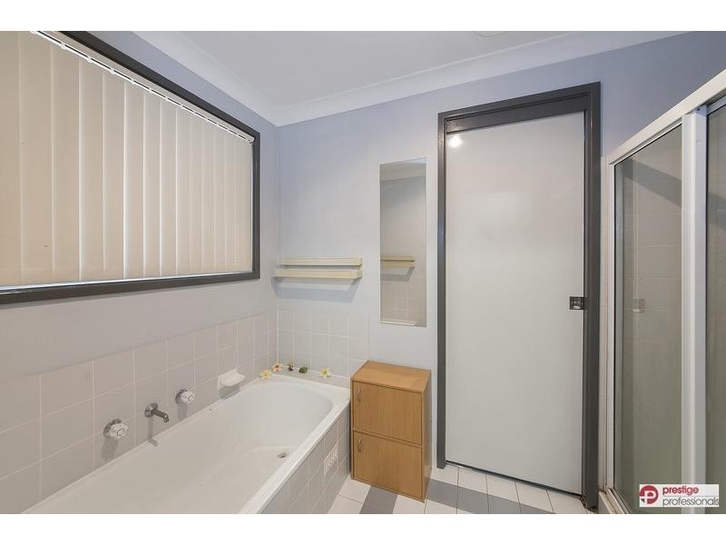 5 Booree Court, Wattle Grove NSW 2173