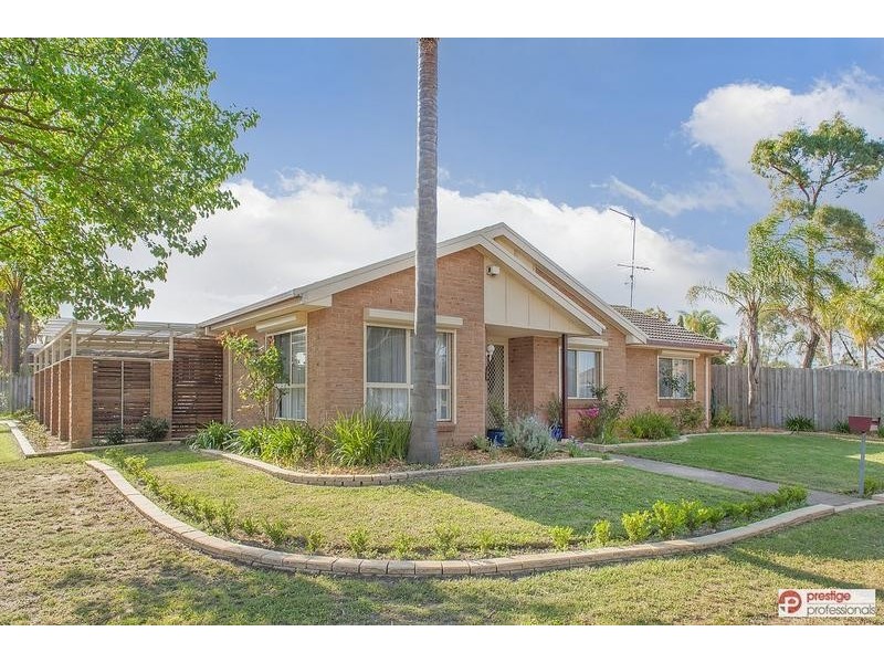 15 Arrowfield Drive, Wattle Grove NSW 2173