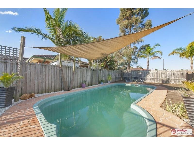 15 Arrowfield Drive, Wattle Grove NSW 2173