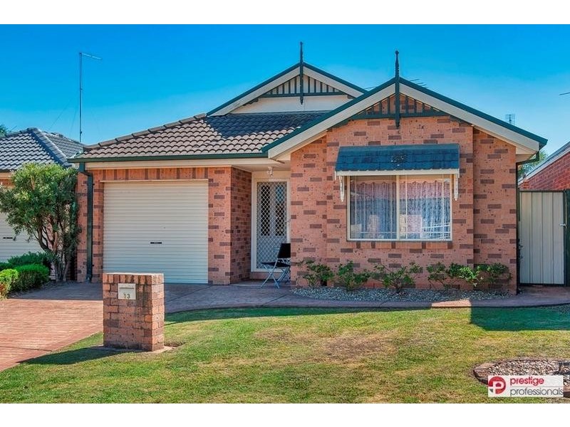13 Gracemere Court, Wattle Grove NSW 2173