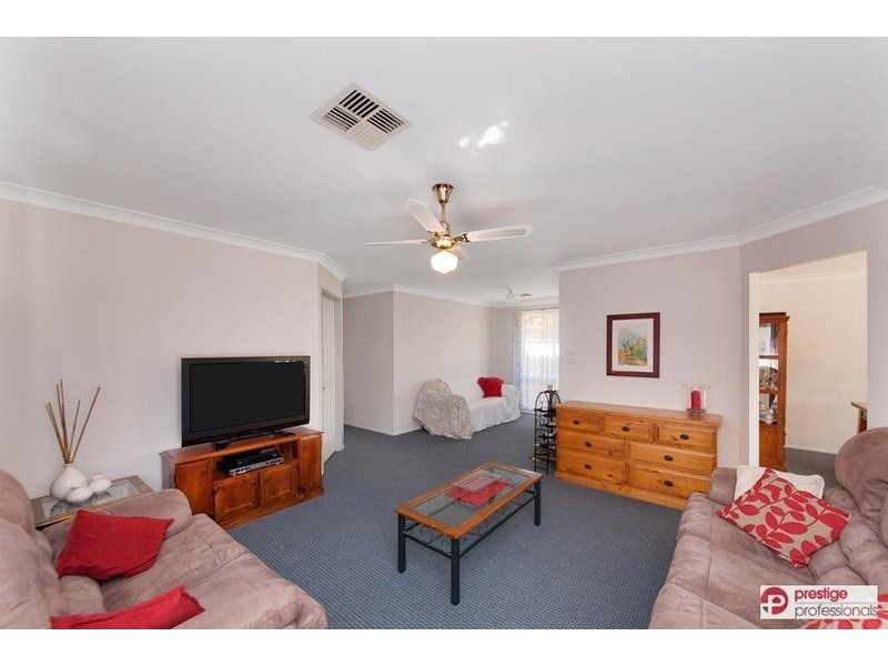 13 Gracemere Court, Wattle Grove NSW 2173