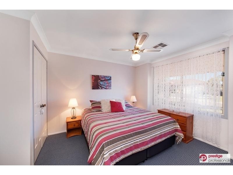 13 Gracemere Court, Wattle Grove NSW 2173