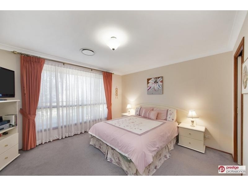 77 Daintree Drive, Wattle Grove NSW 2173