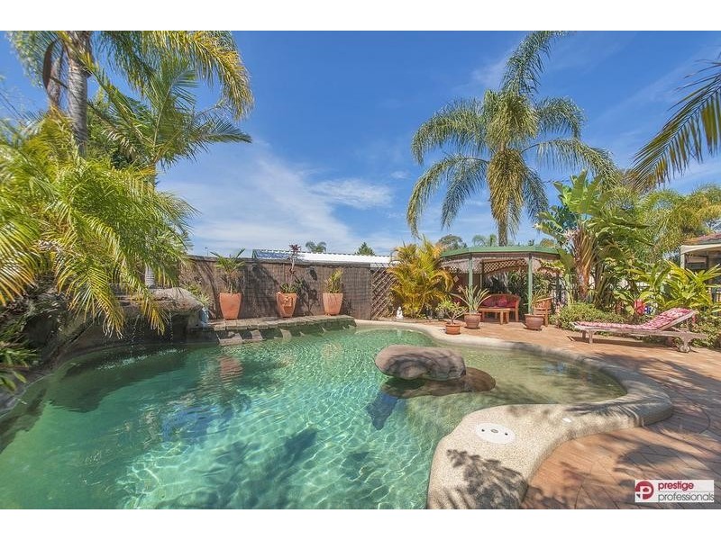 77 Daintree Drive, Wattle Grove NSW 2173