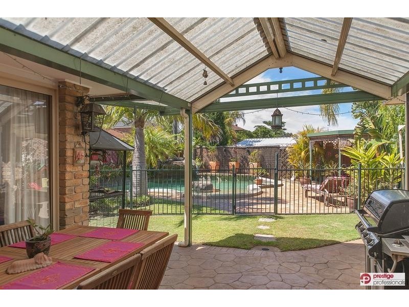 77 Daintree Drive, Wattle Grove NSW 2173