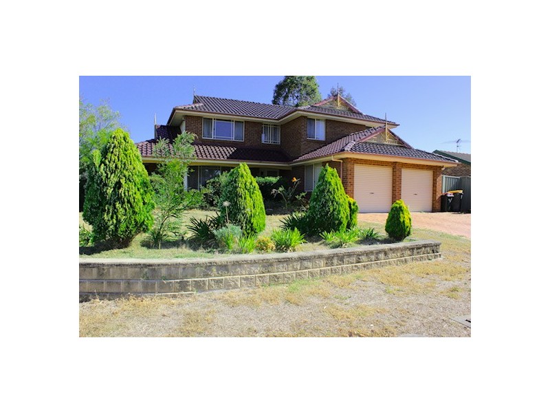 6 Kanangra Court, Wattle Grove NSW 2173