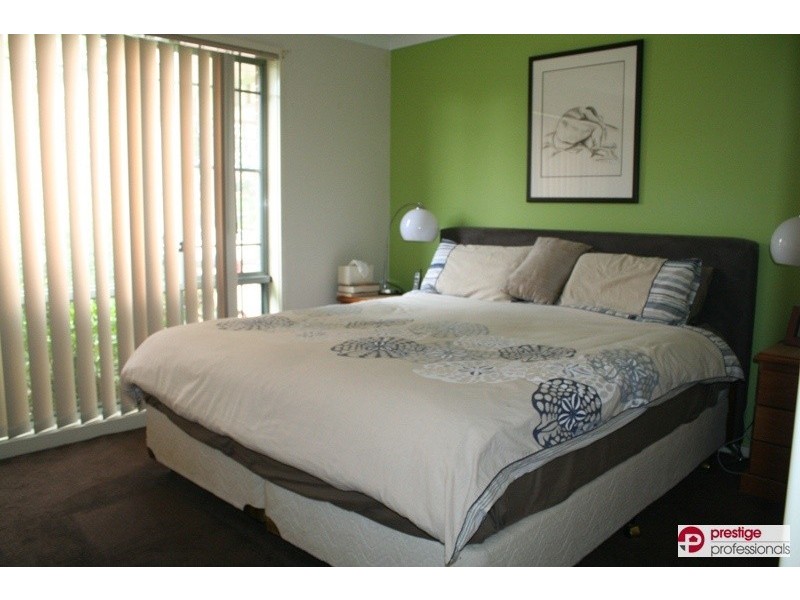 13 Ancura Court, Wattle Grove NSW 2173