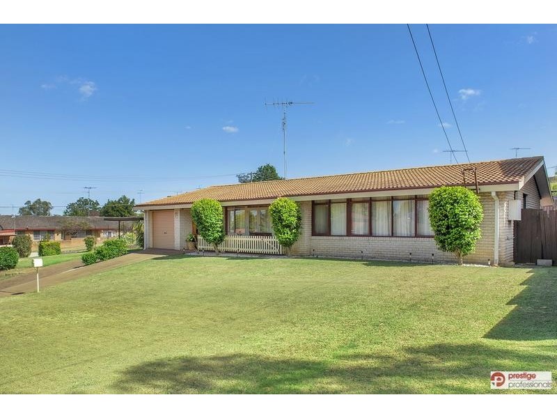 11 Gal Crescent, Moorebank NSW 2170