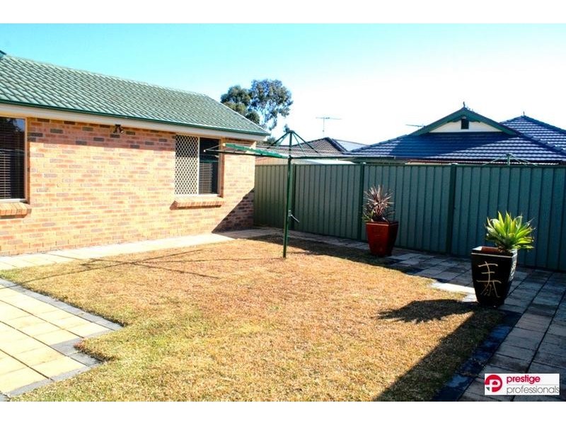 23 Brownlow Court, Wattle Grove NSW 2173