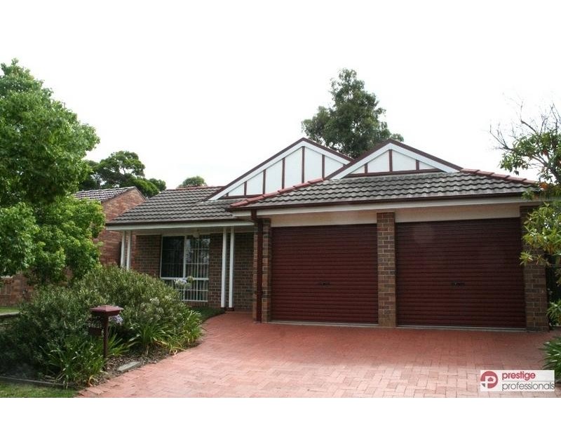 32 Paroo Court, Wattle Grove NSW 2173