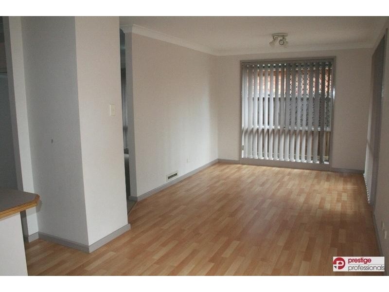 32 Paroo Court, Wattle Grove NSW 2173