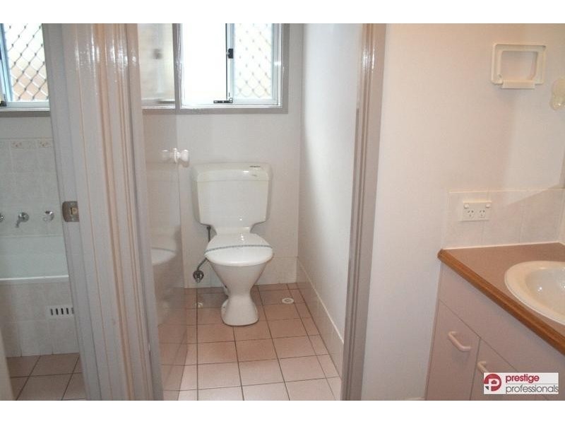 32 Paroo Court, Wattle Grove NSW 2173