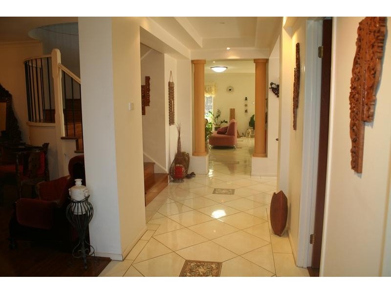 8 Barrington Court, Holsworthy NSW 2173