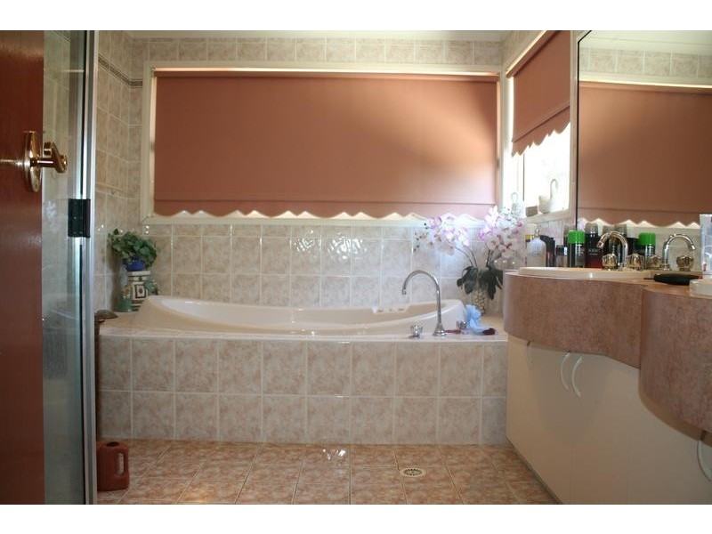 8 Barrington Court, Holsworthy NSW 2173