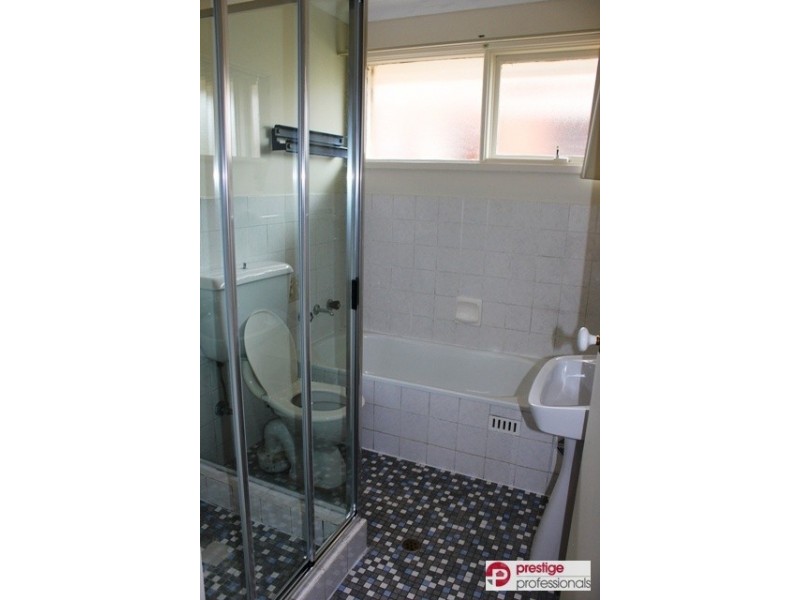 22 Paine Ave, Moorebank NSW 2170