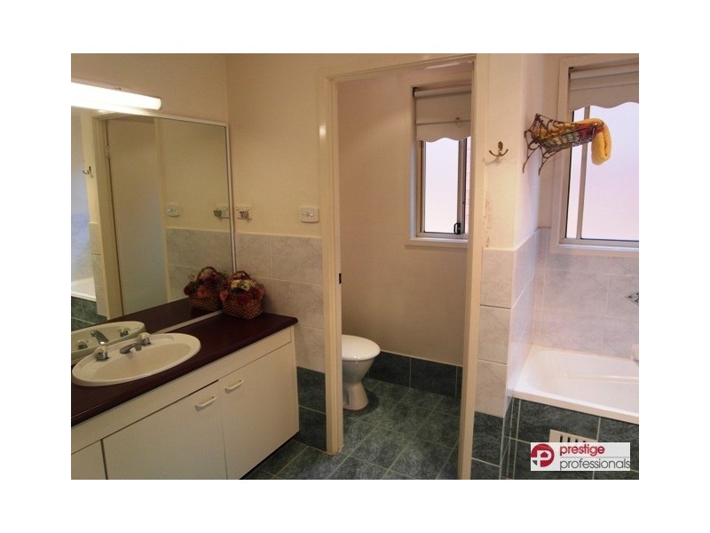 16 Jimbour Court, Wattle Grove NSW 2173