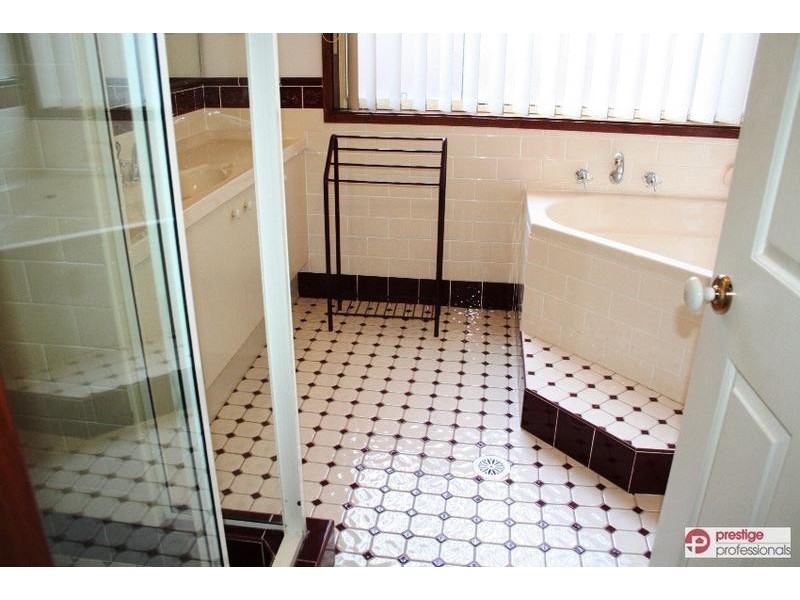 12 Brickendon Court, Wattle Grove NSW 2173