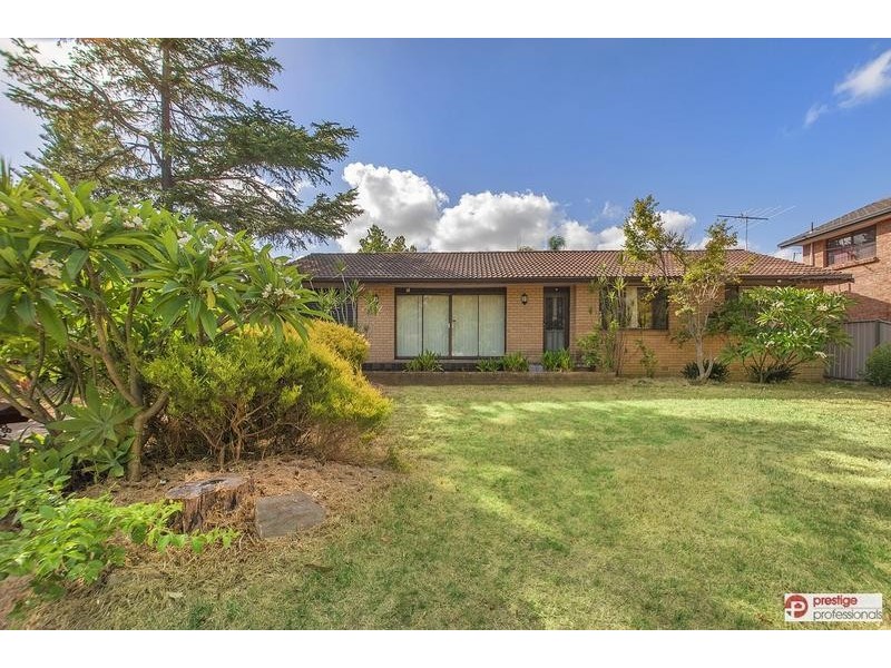 8 Quota Avenue, Chipping Norton NSW 2170