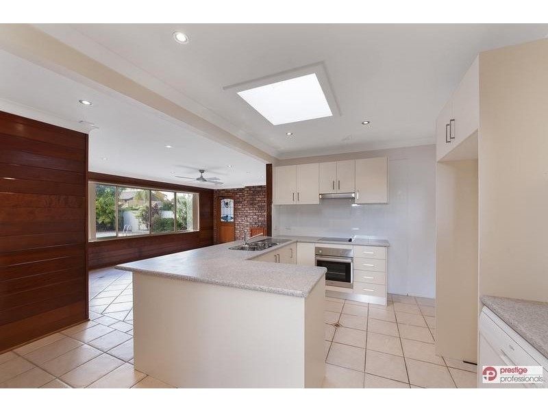 8 Quota Avenue, Chipping Norton NSW 2170