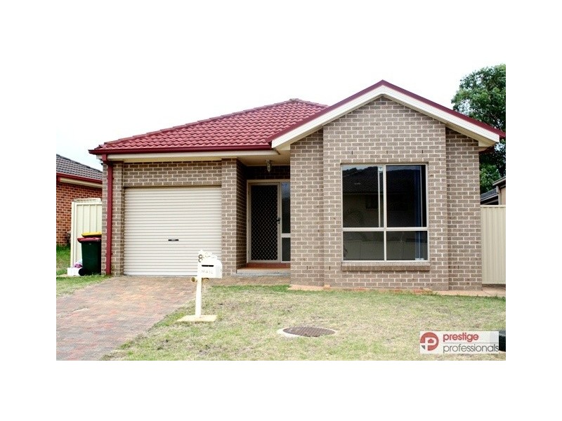 8 Yengo Court, Wattle Grove NSW 2173