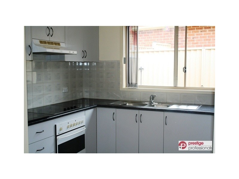 8 Yengo Court, Wattle Grove NSW 2173