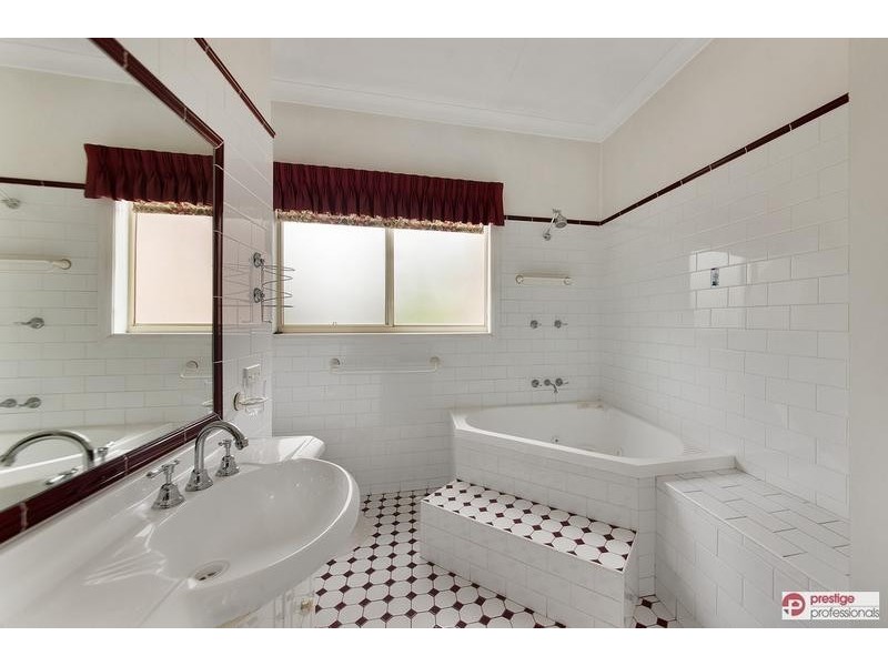 22B Freda Place, Hammondville NSW 2170