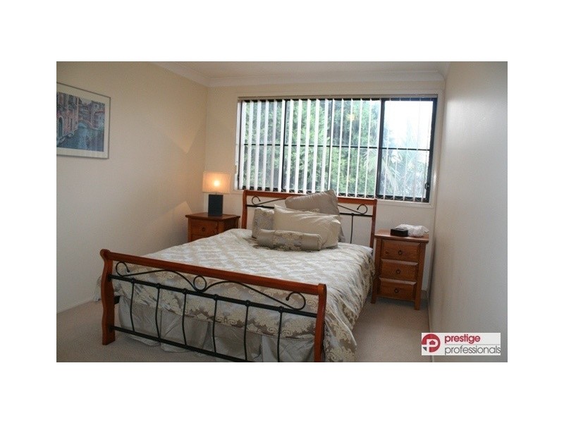 6 Collie Court, Wattle Grove NSW 2173
