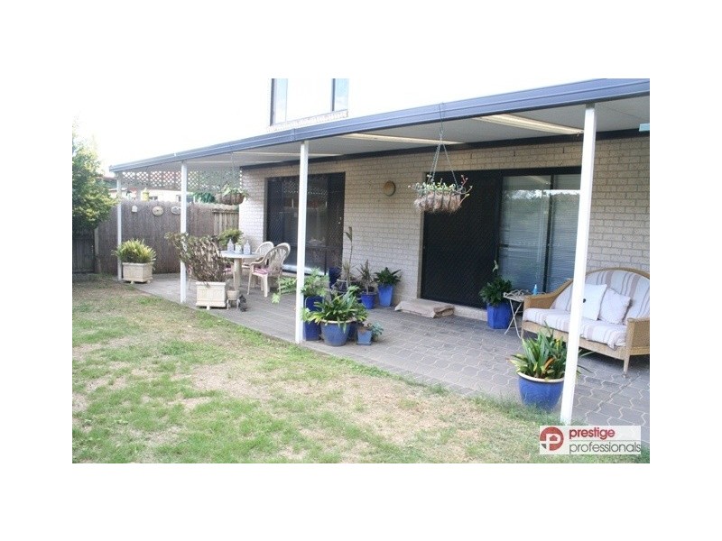 6 Collie Court, Wattle Grove NSW 2173