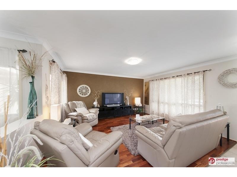 9 Wallcliffe Court, Wattle Grove NSW 2173