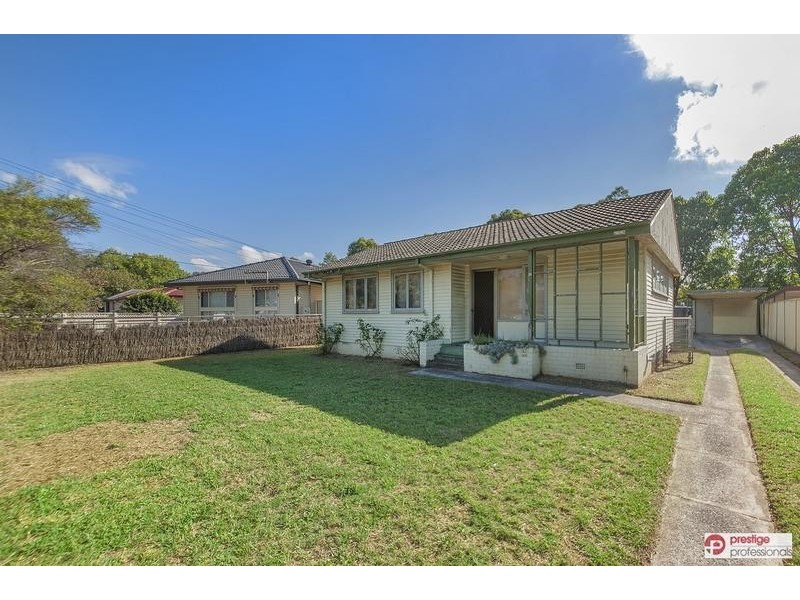 33 Brallos Avenue, Holsworthy NSW 2173