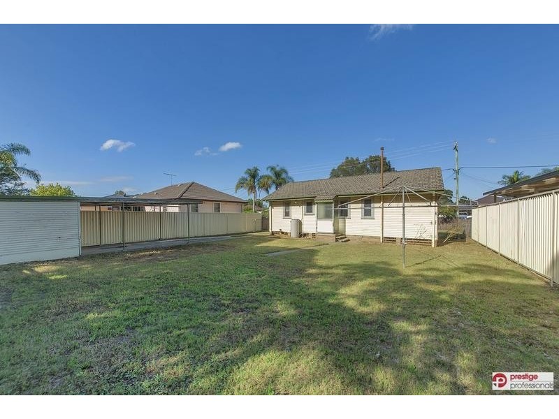 33 Brallos Avenue, Holsworthy NSW 2173
